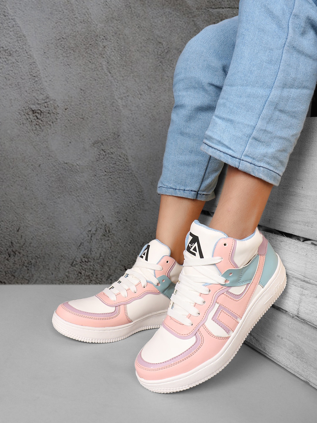 

ZAPATOZ Women Pink Colourblocked PU Sneakers