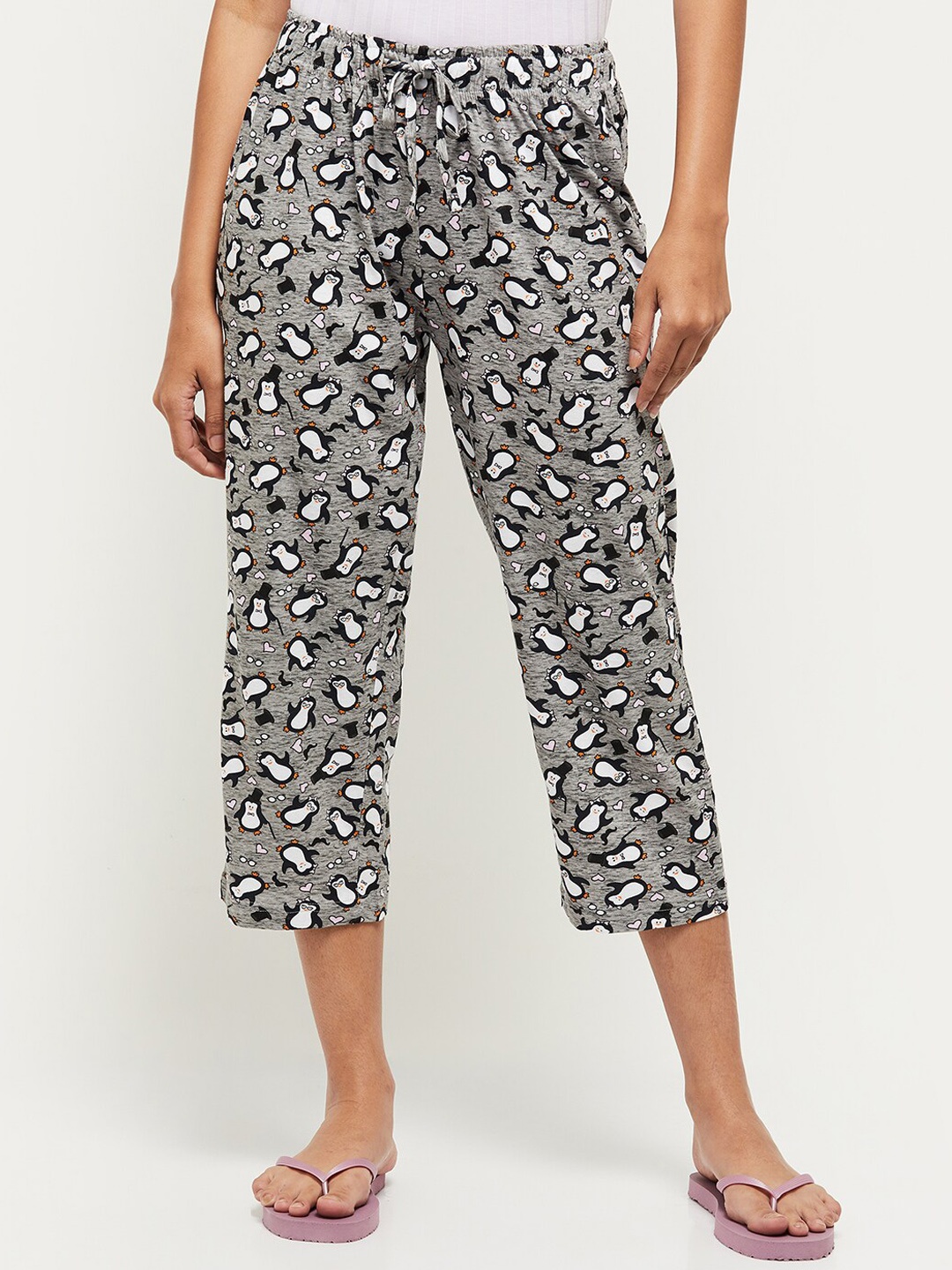 

max Women Grey Printed Lounge Capris