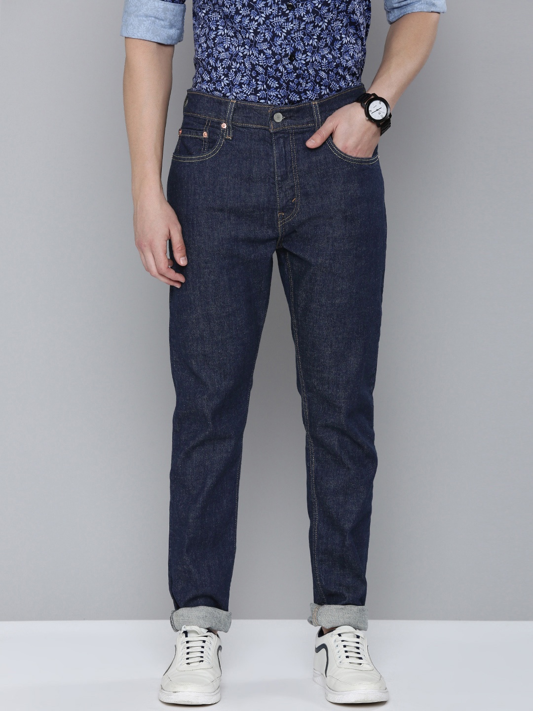 

Levis Men Blue 512 Slim Tapered Fit Mid Rise Light Fade Stretchable Jeans