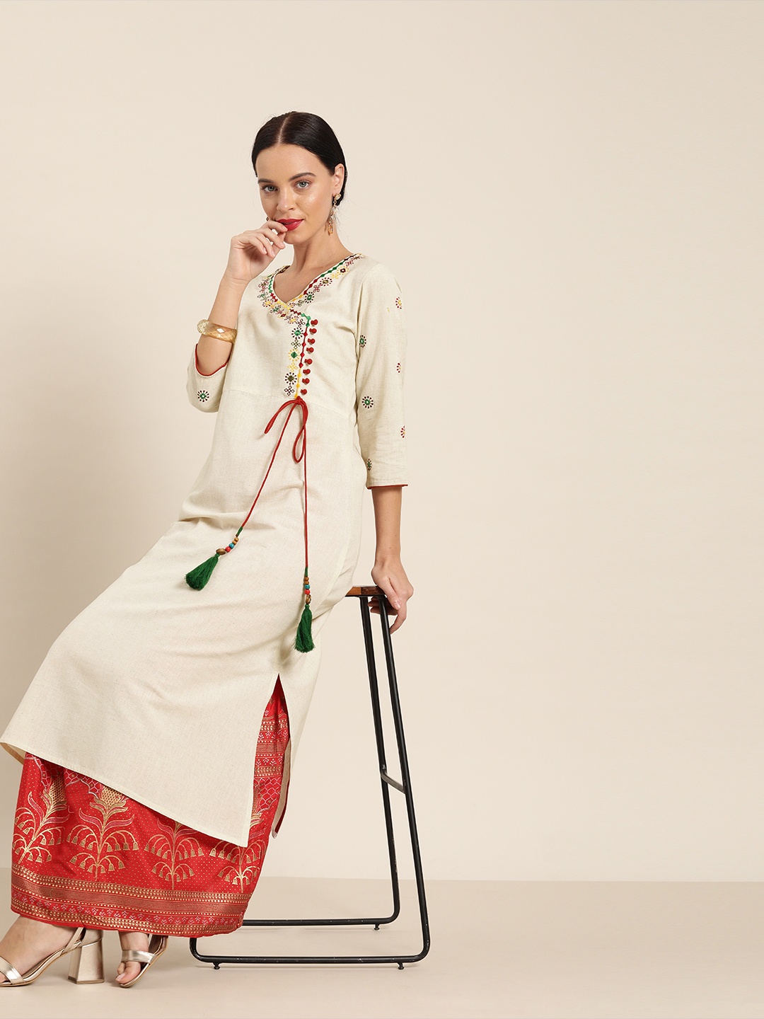 

Jaipur Kurti Embroidered A-Line Cotton Blend Angrakha Kurta, Off white