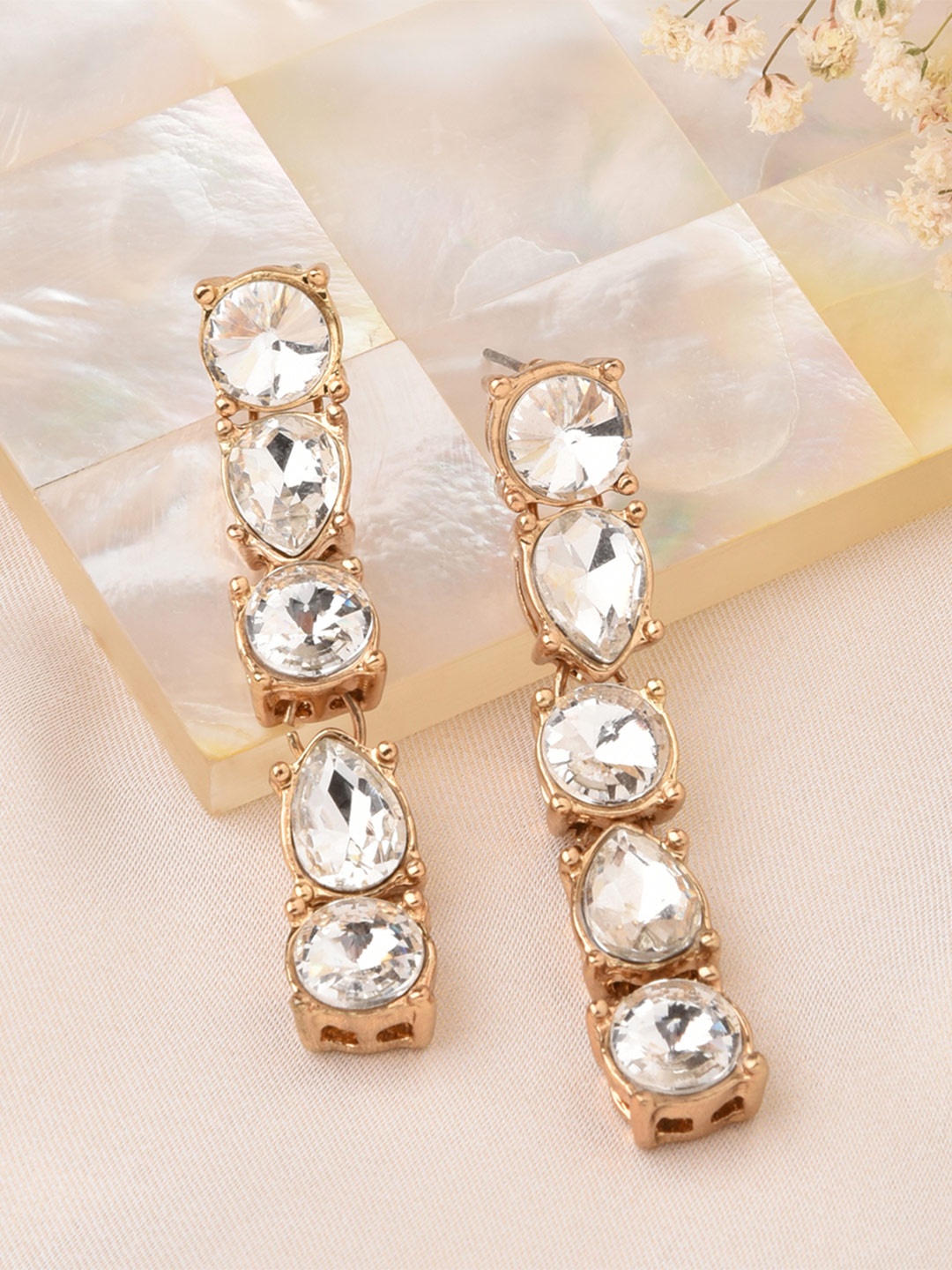 

Lilly & sparkle White Contemporary Drop Earrings