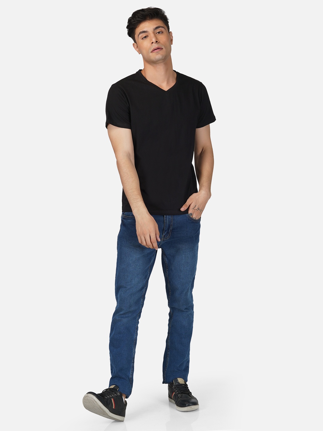 

Tinted Men Black V-Neck T-shirt