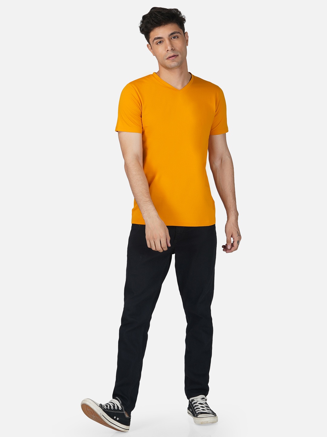 

Tinted Men Mustard Yellow Solid V-Neck T-shirt