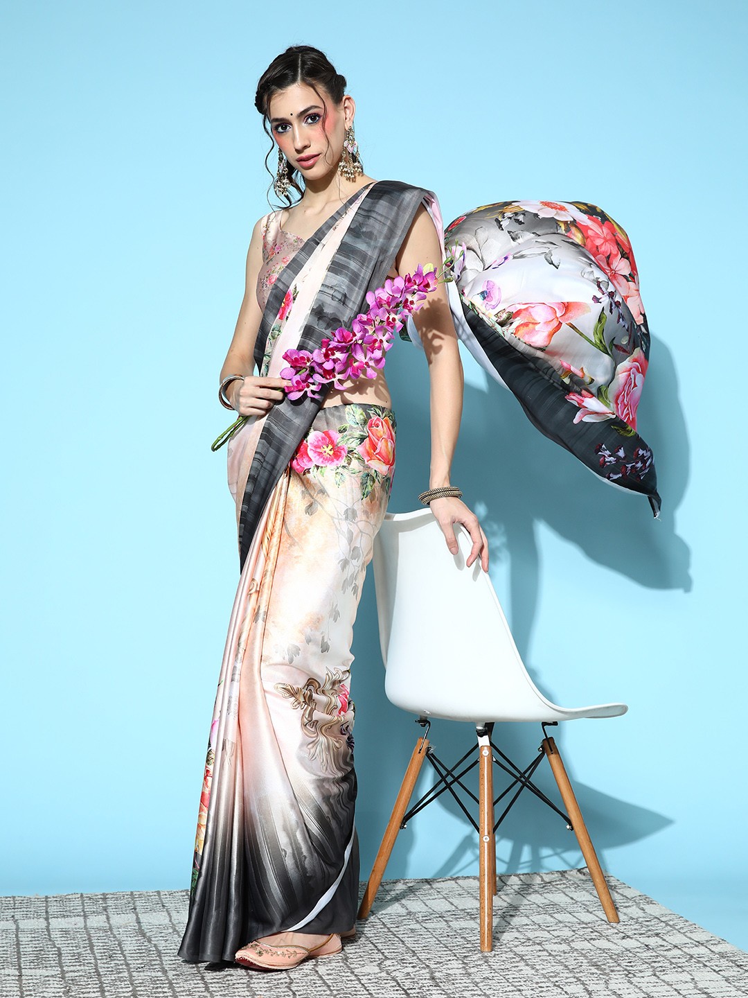 

Mitera Floral Saree with Printed Border, Cream