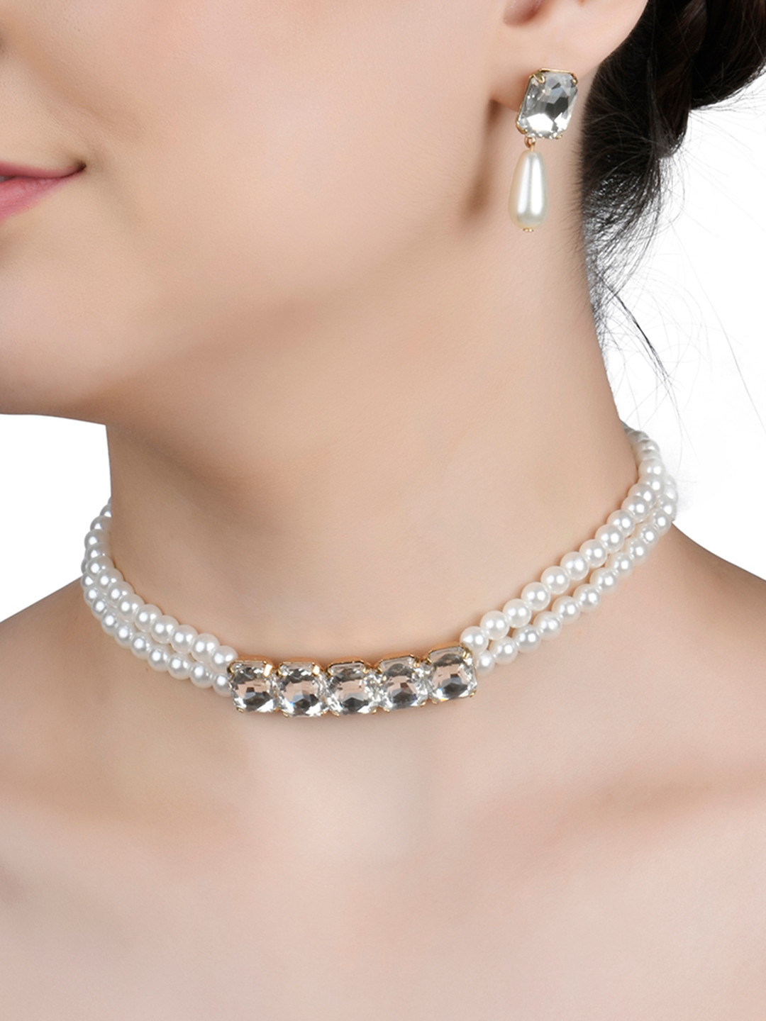 

Lilly & sparkle Gold-Toned Pearl And Stone Studded Jewellery Set