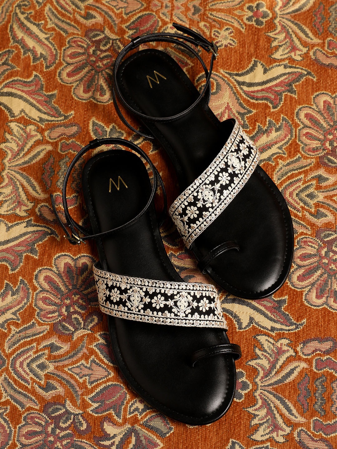 

W Women Black One Toe Flats