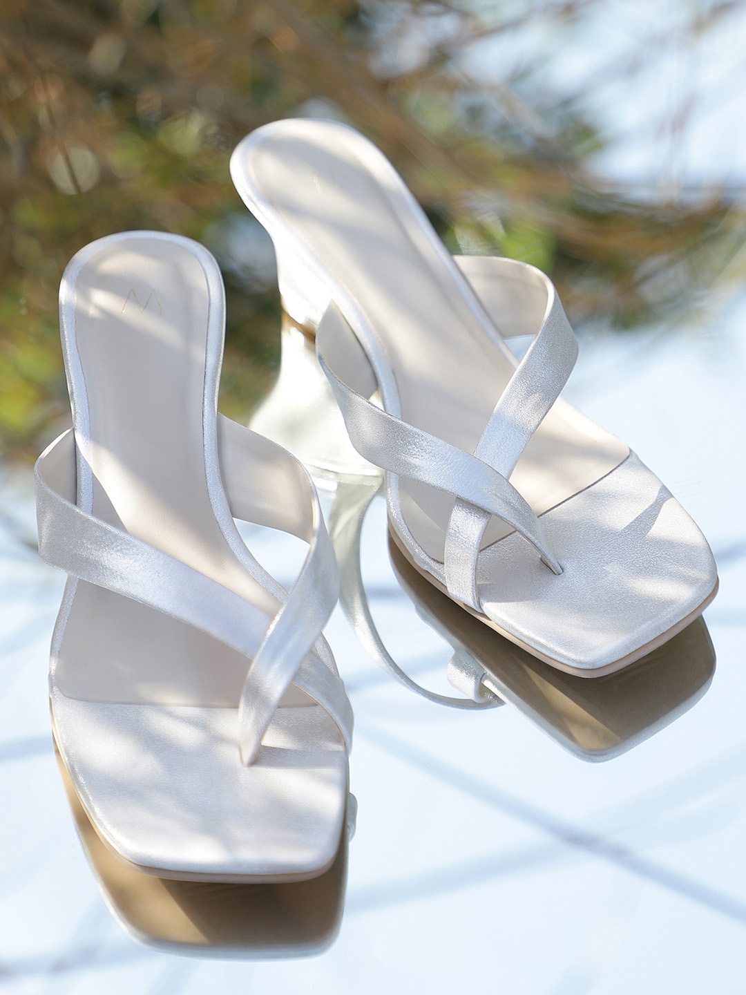 

W Silver-Toned PU Wedge Sandals