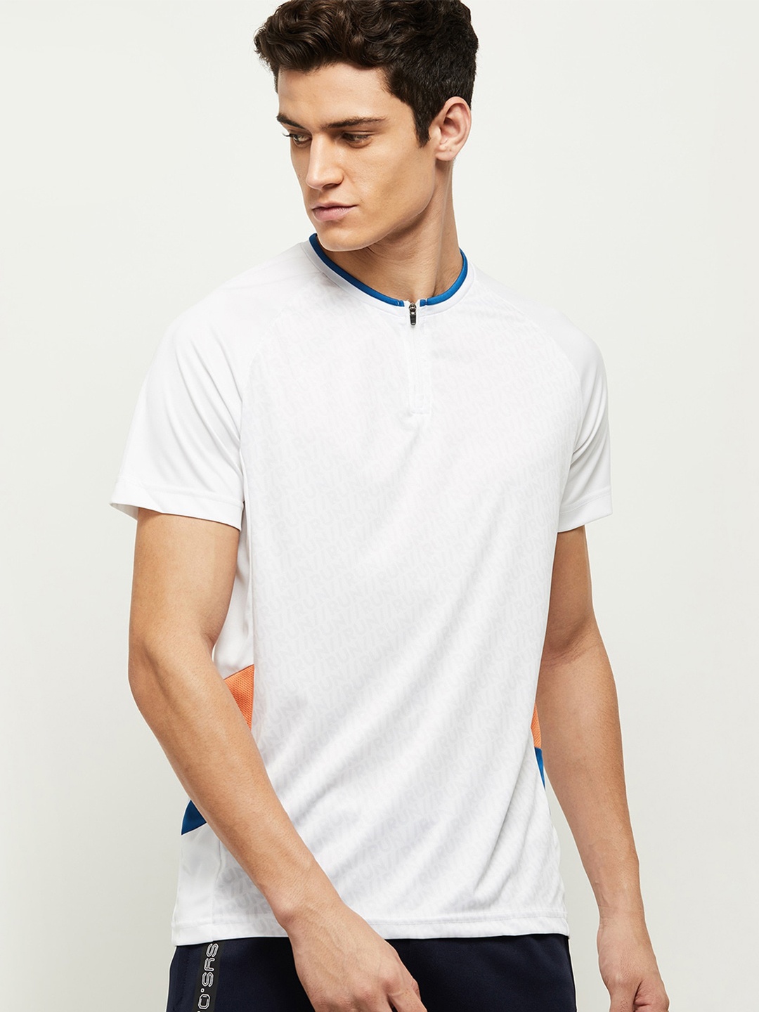 

max Men White Henley Neck T-shirt