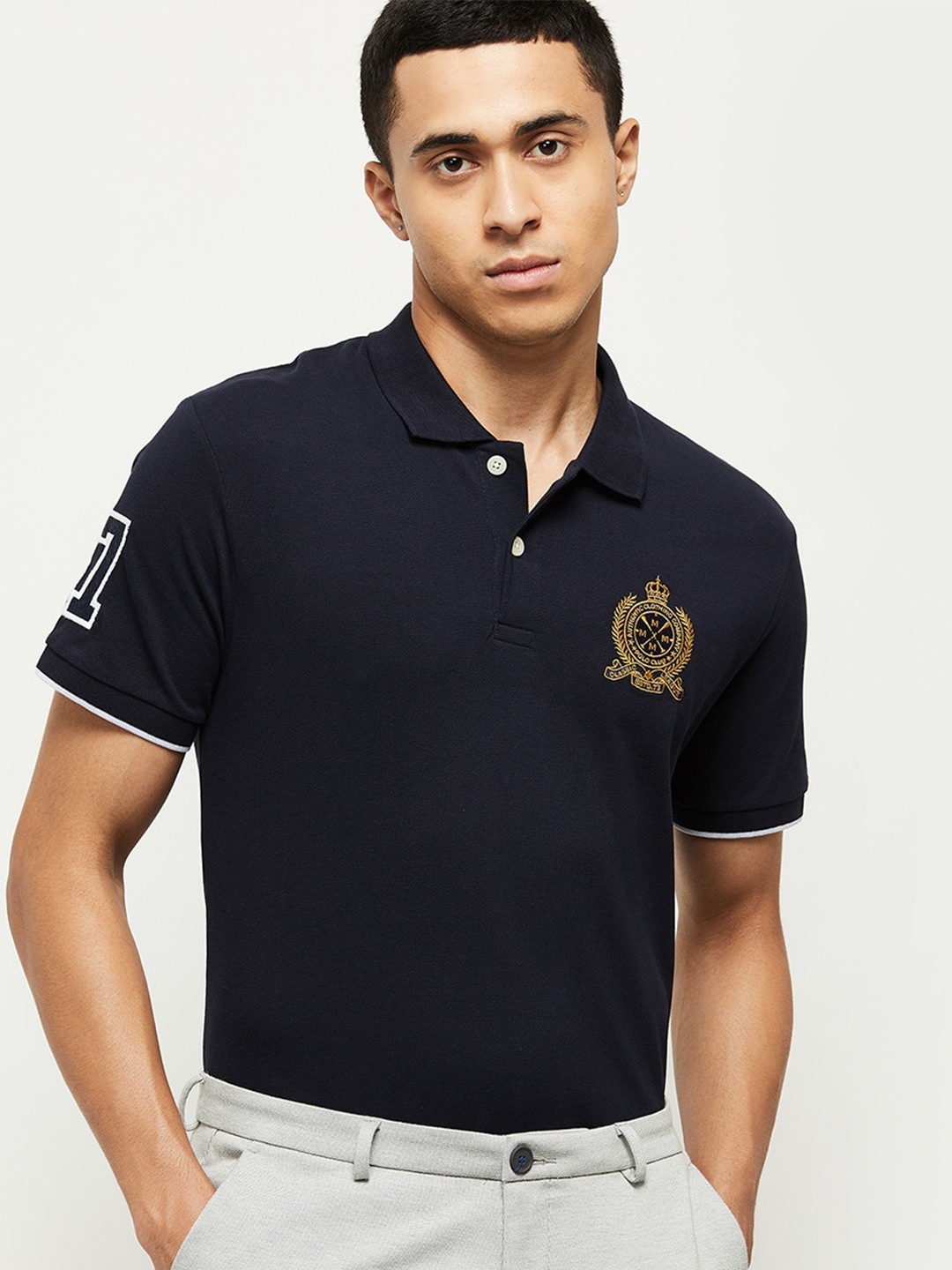 

max Men Navy Blue Polo Collar T-shirt