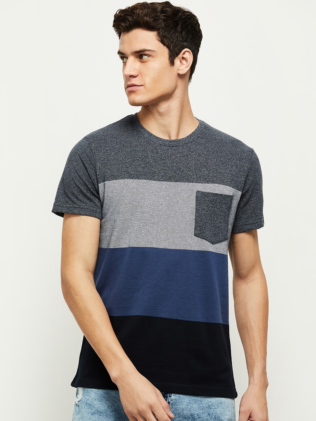 

max Men Navy Blue & Grey Colourblocked Regular Fit T-shirt