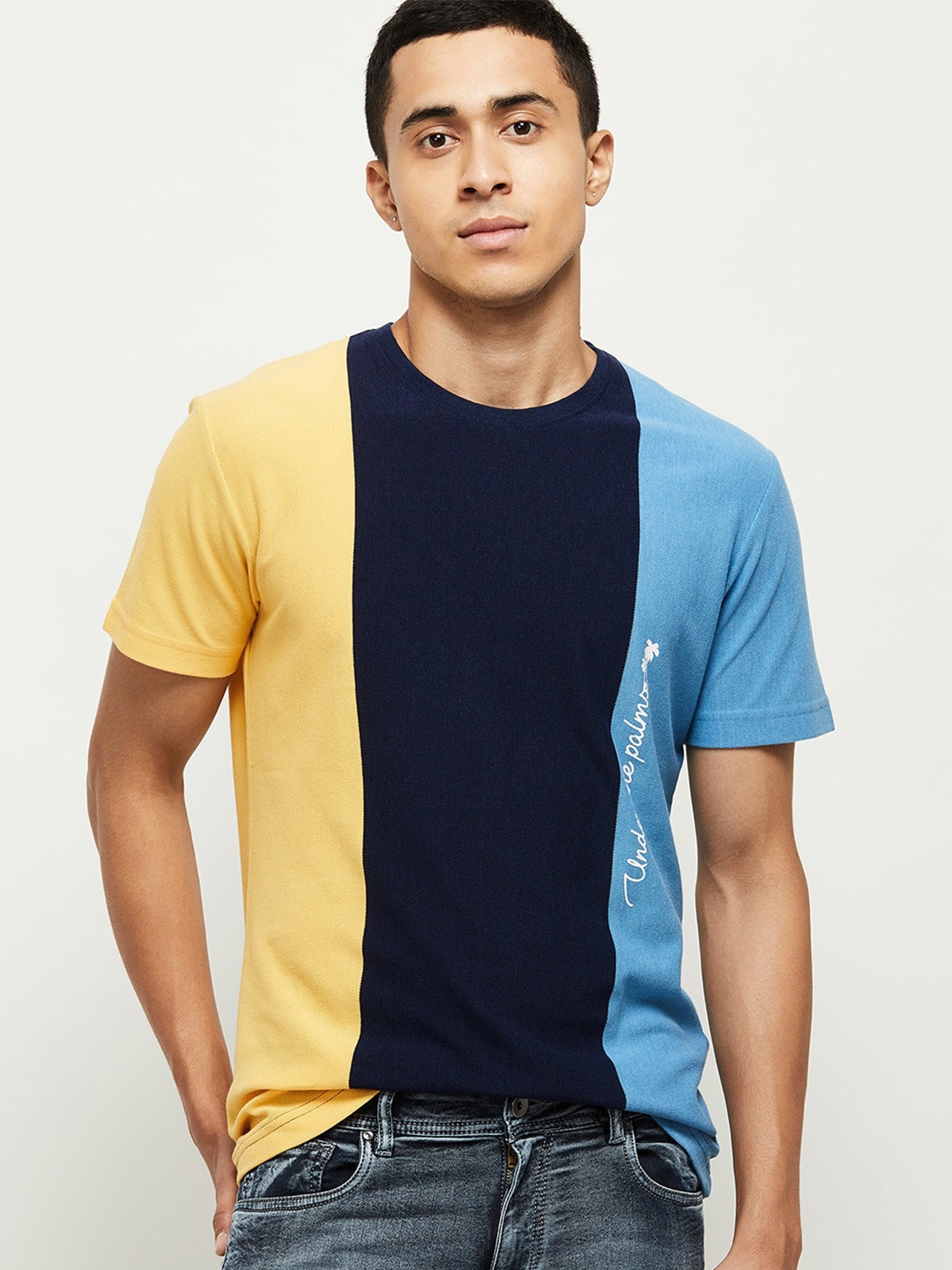 

max Men Blue & Yellow Colourblocked T-shirt, Navy blue
