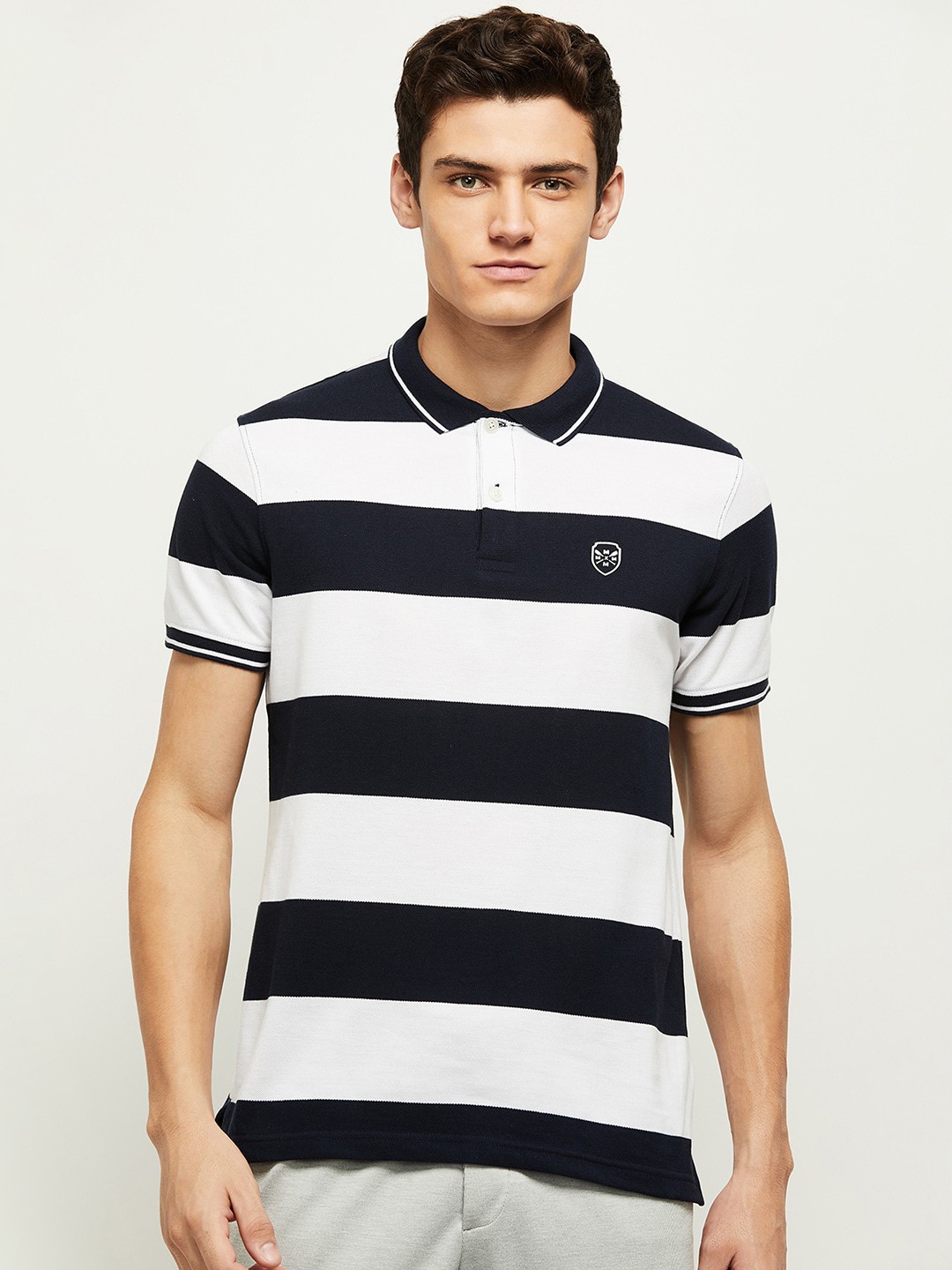 

max Men White & Navy Blue Striped Polo Collar Applique T-shirt