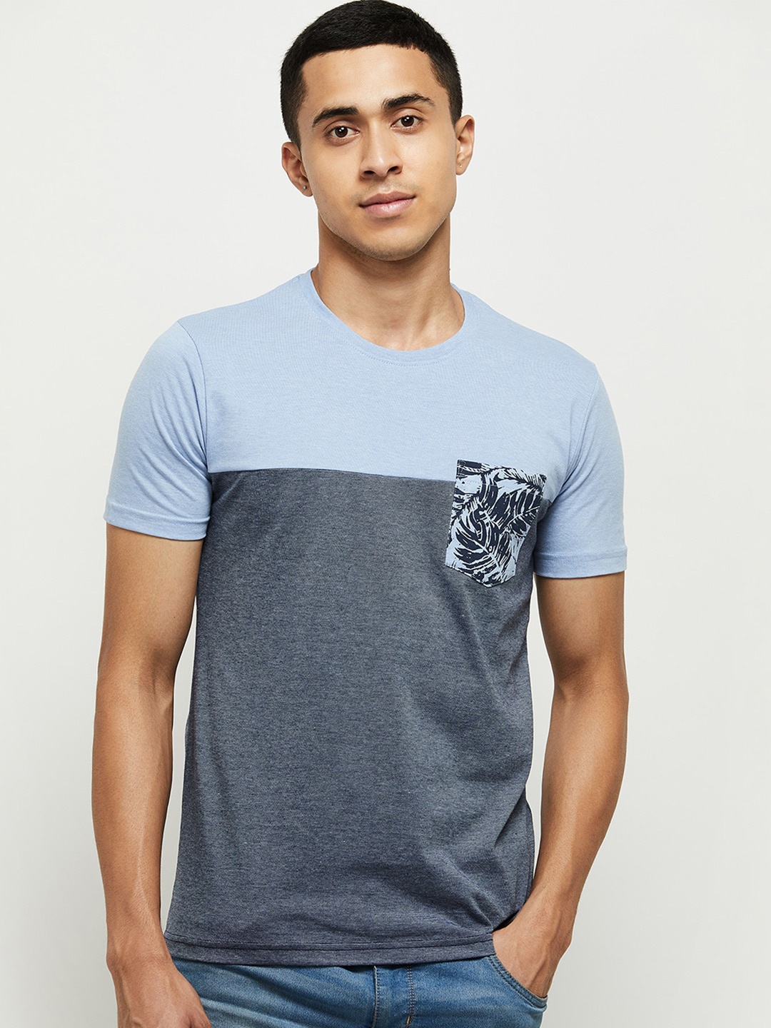 

max Men Navy Blue Colourblocked T-shirt
