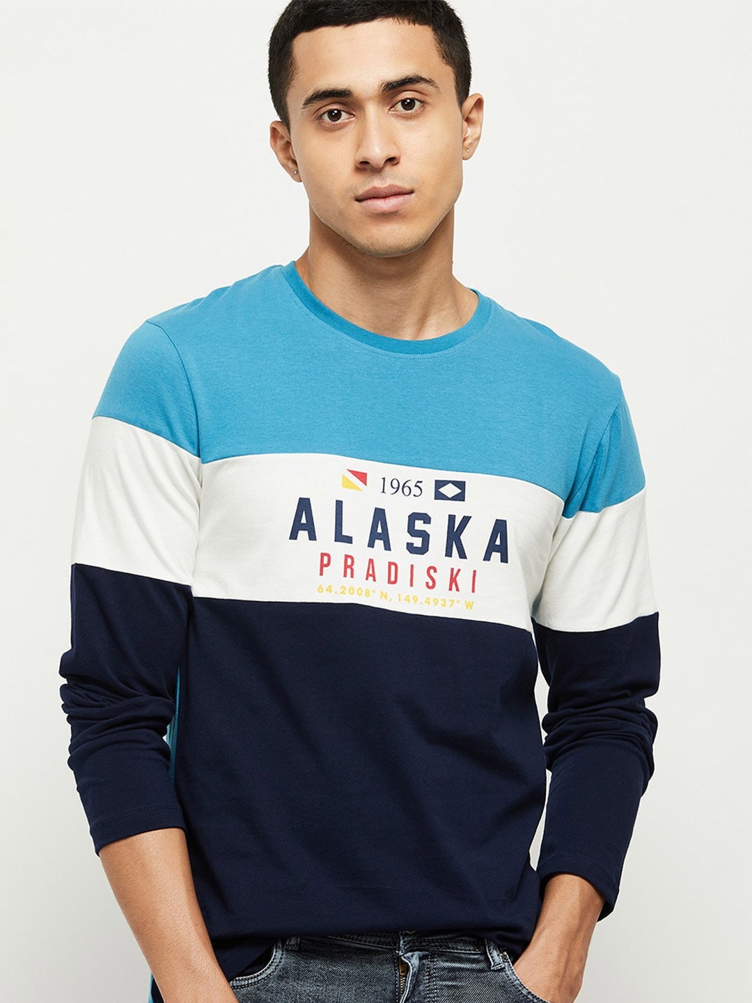 

max Men Blue & White Colourblocked Pure Cotton T-shirt