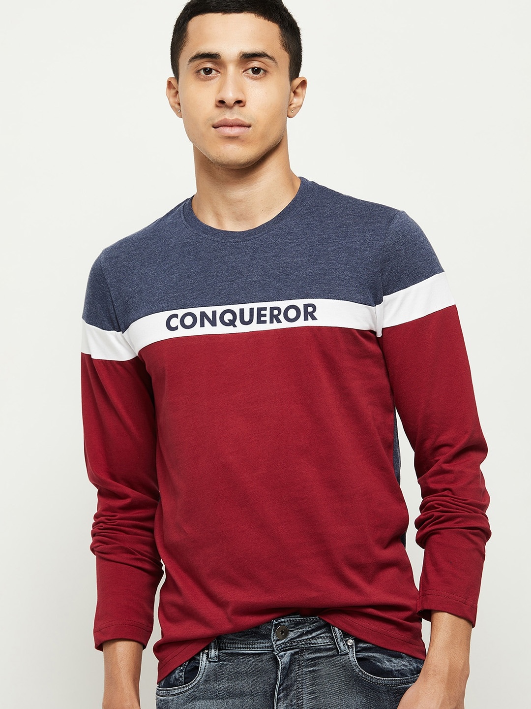 

max Men Red & Navy Blue Colourblocked T-shirt