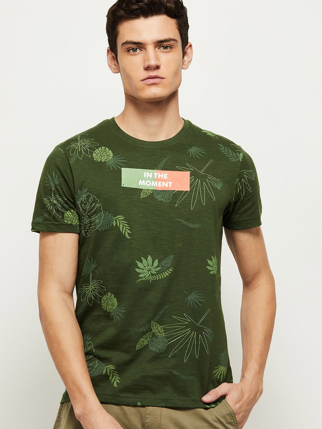 

max Men Green Printed Casual T-shirt