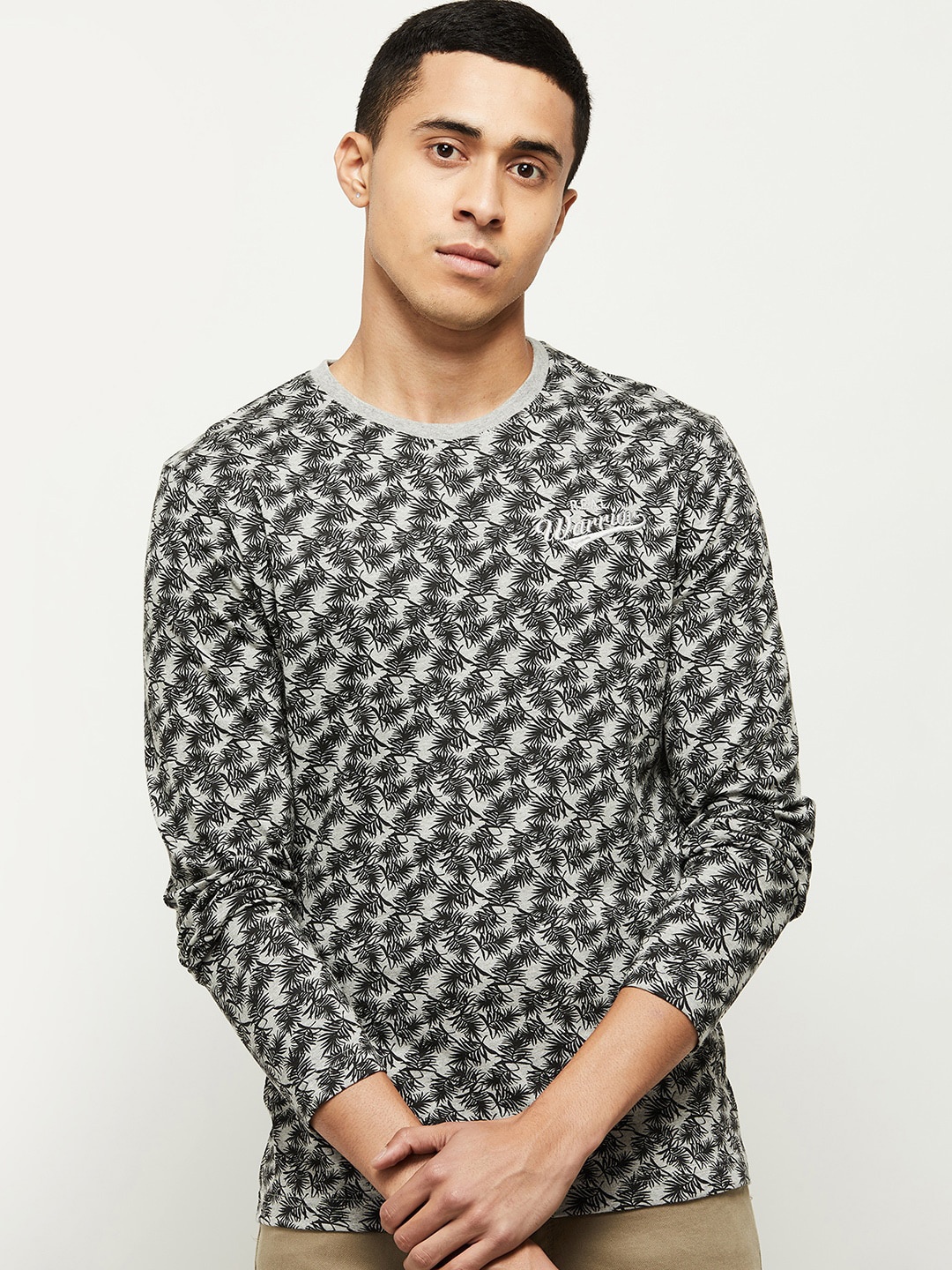 

max Men Grey Melange Floral Printed T-shirt