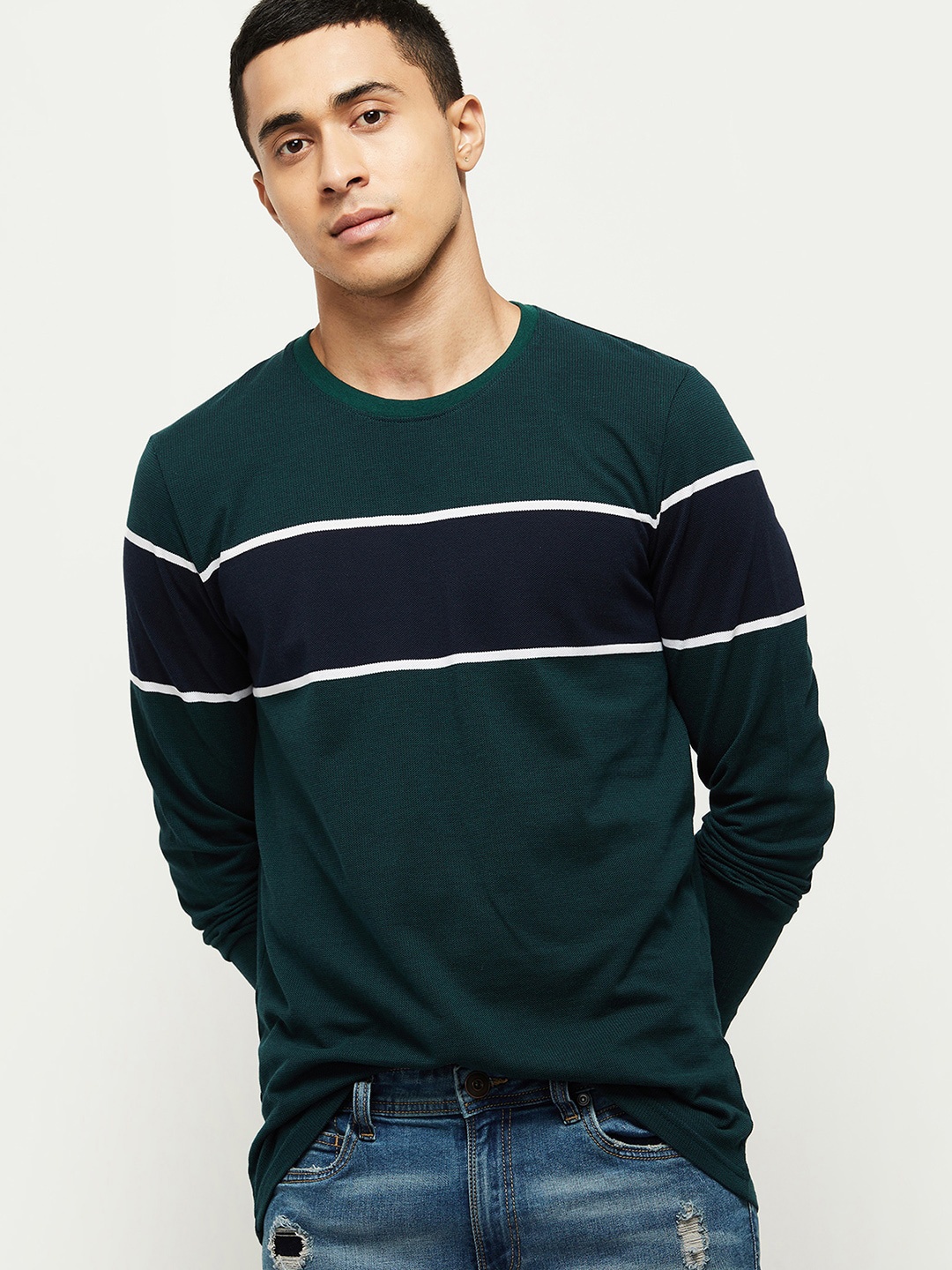 

max Men Green Colourblocked T-shirt