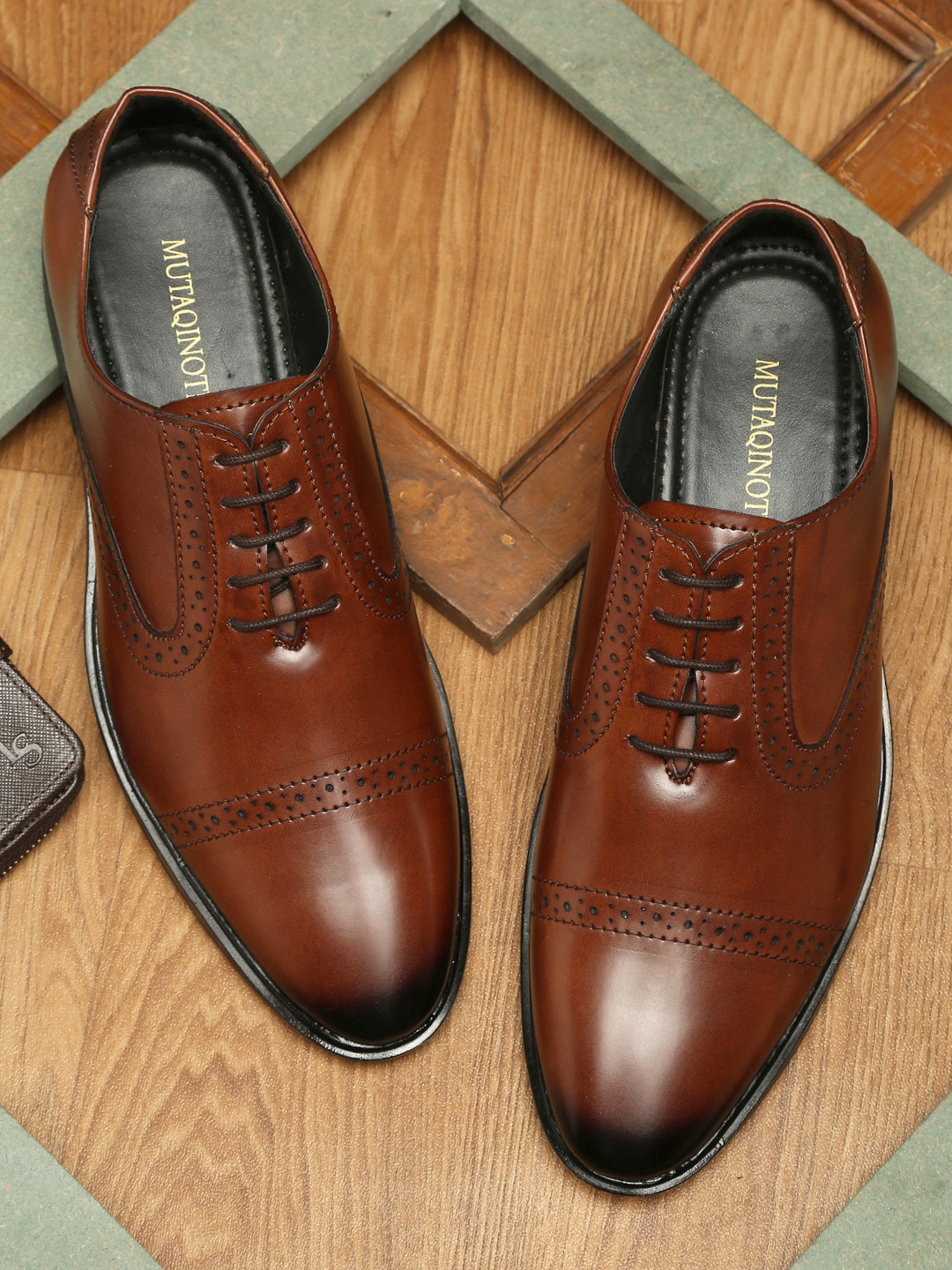 

MUTAQINOTI Men Brown Textured Formal Oxfords