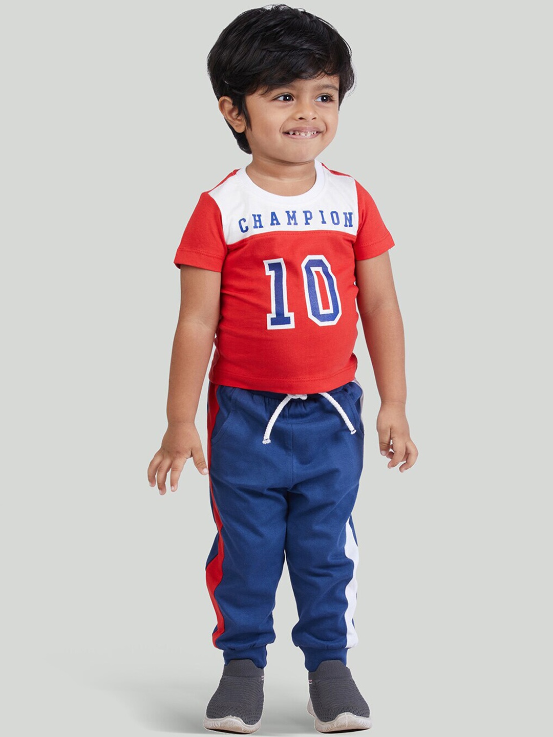 

Zalio Boys Red & Blue Colourblocked Pure Cotton T-Shirt With Track Pants