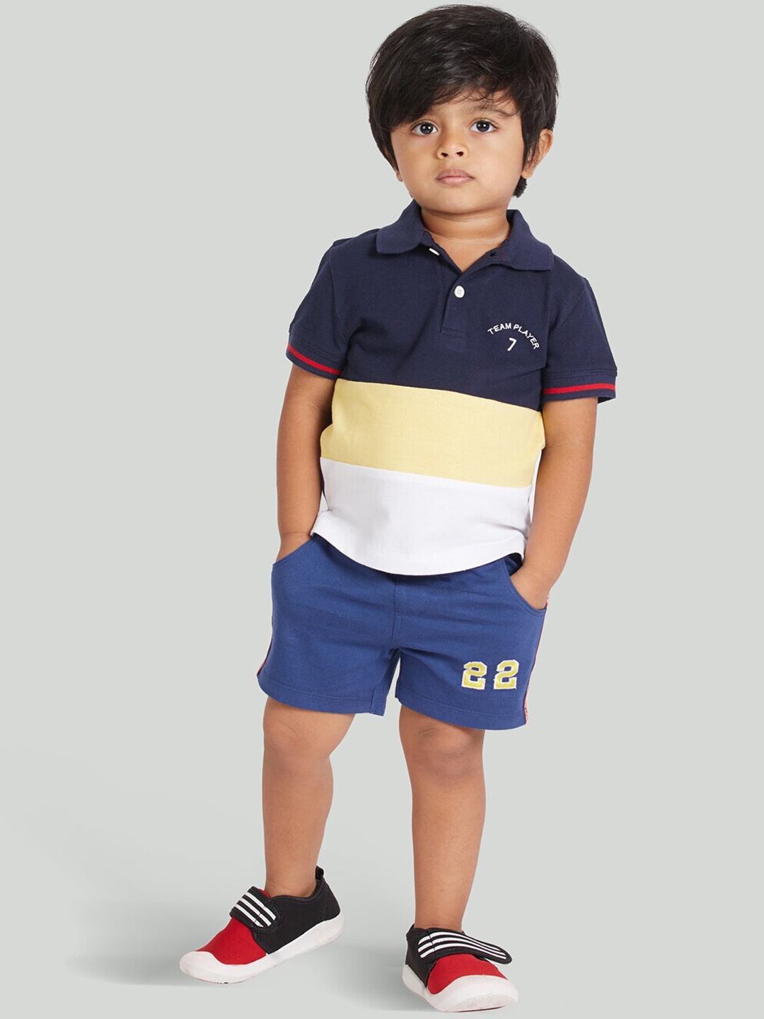 

Zalio Boys Navy Blue & White Cotton T-shirt with Shorts
