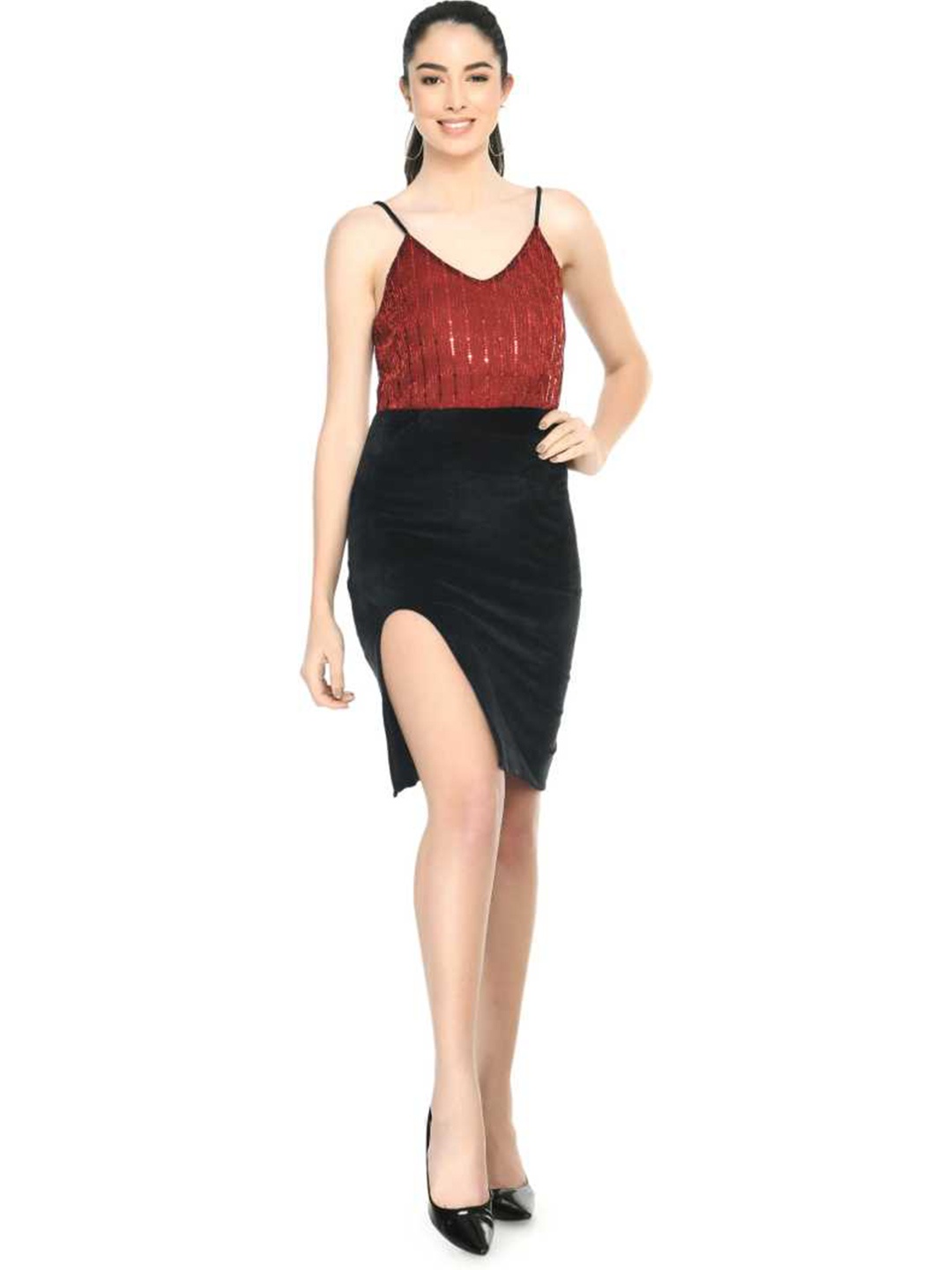 

La Aimee Red & Black Shoulder Strap Bodycon Dress