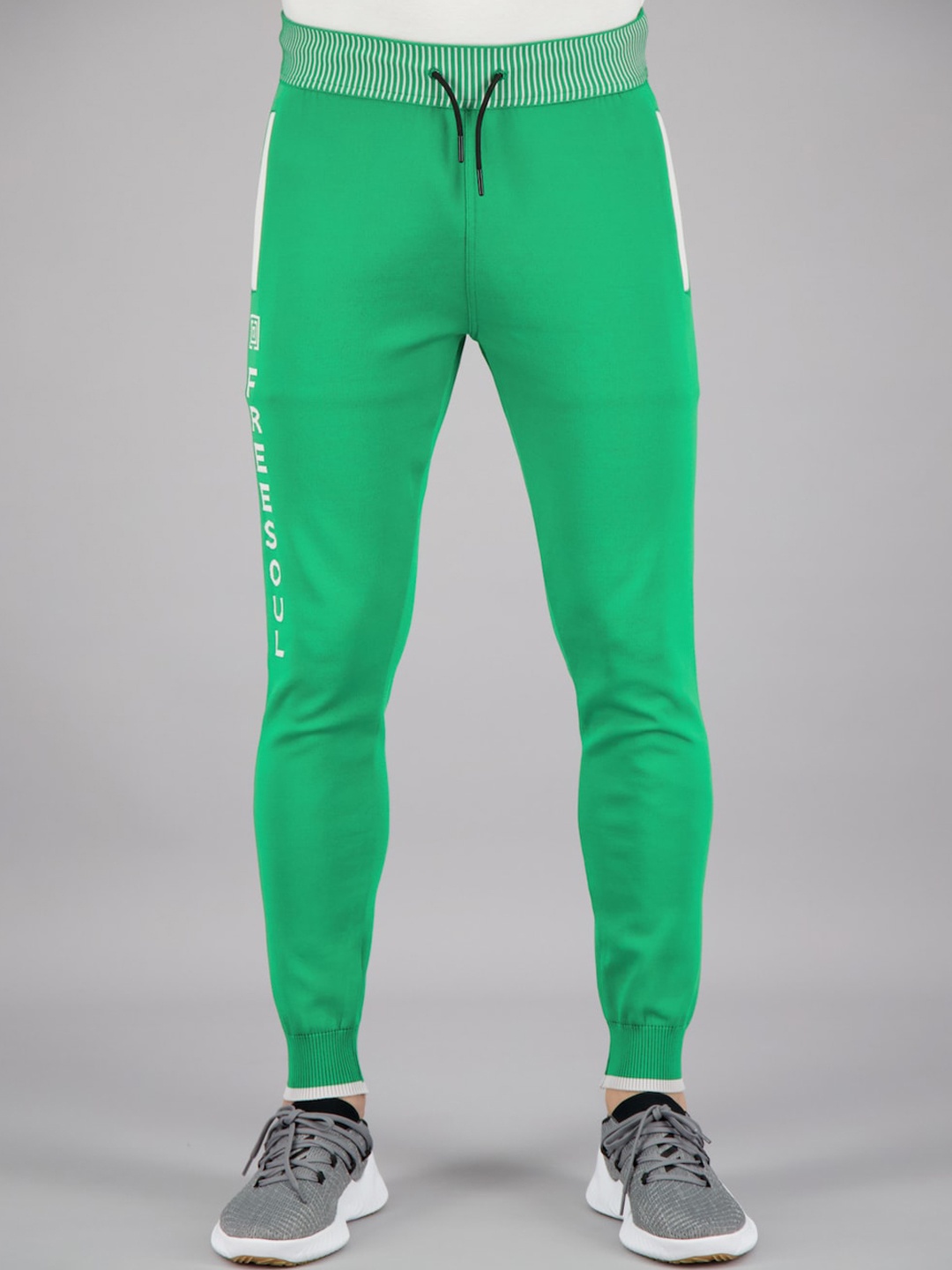 

FREESOUL Men Green Solid Jogger