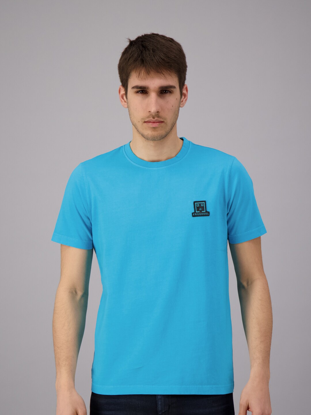 

FREESOUL Men Blue Solid T-shirt