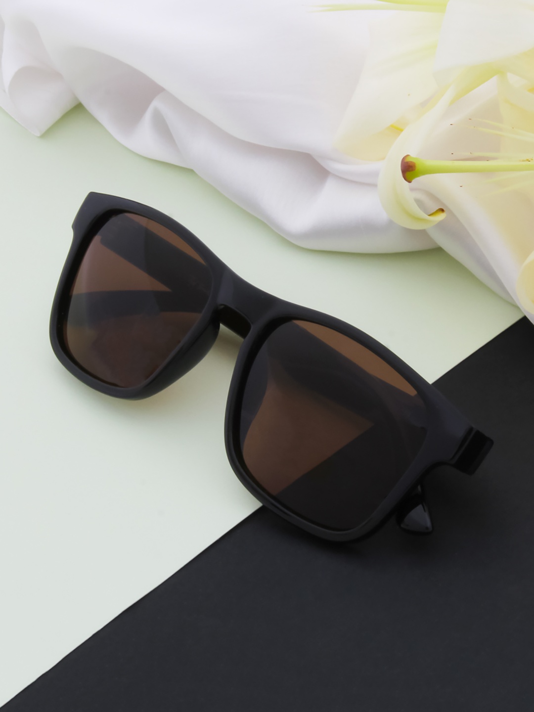 

Ted Smith Brown Lens & Black Wayfarer Sunglasses with UV Protected Lens BUICK_C2