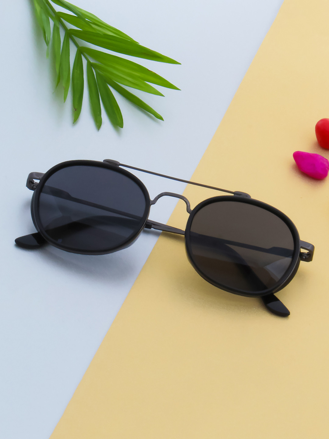 

Ted Smith Unisex Grey Lens & Gunmetal-Toned Aviator Sunglasses with UV Protected Lens, Black