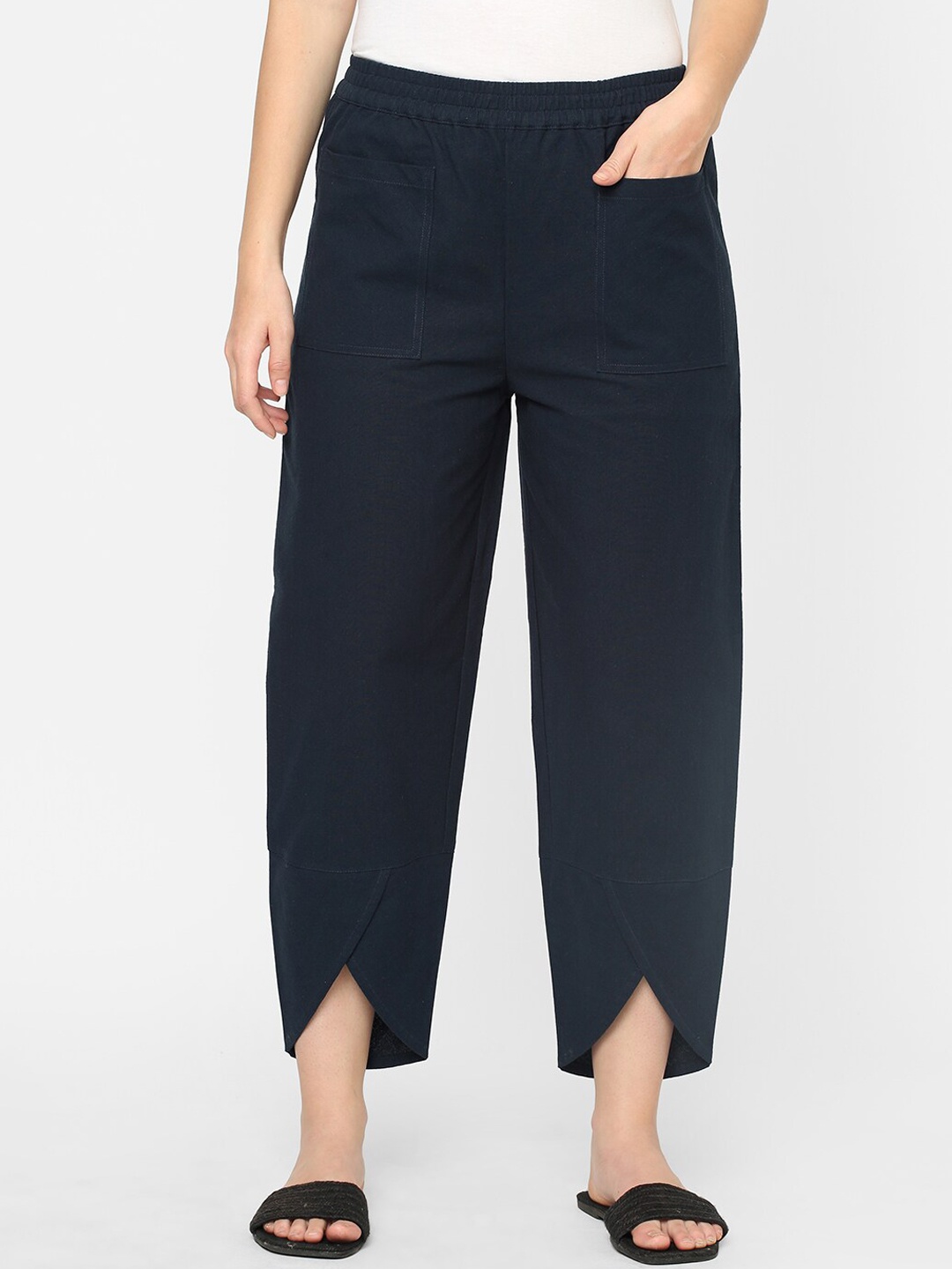

Mystere Paris Women Black Solid Cotton Lounge Pants