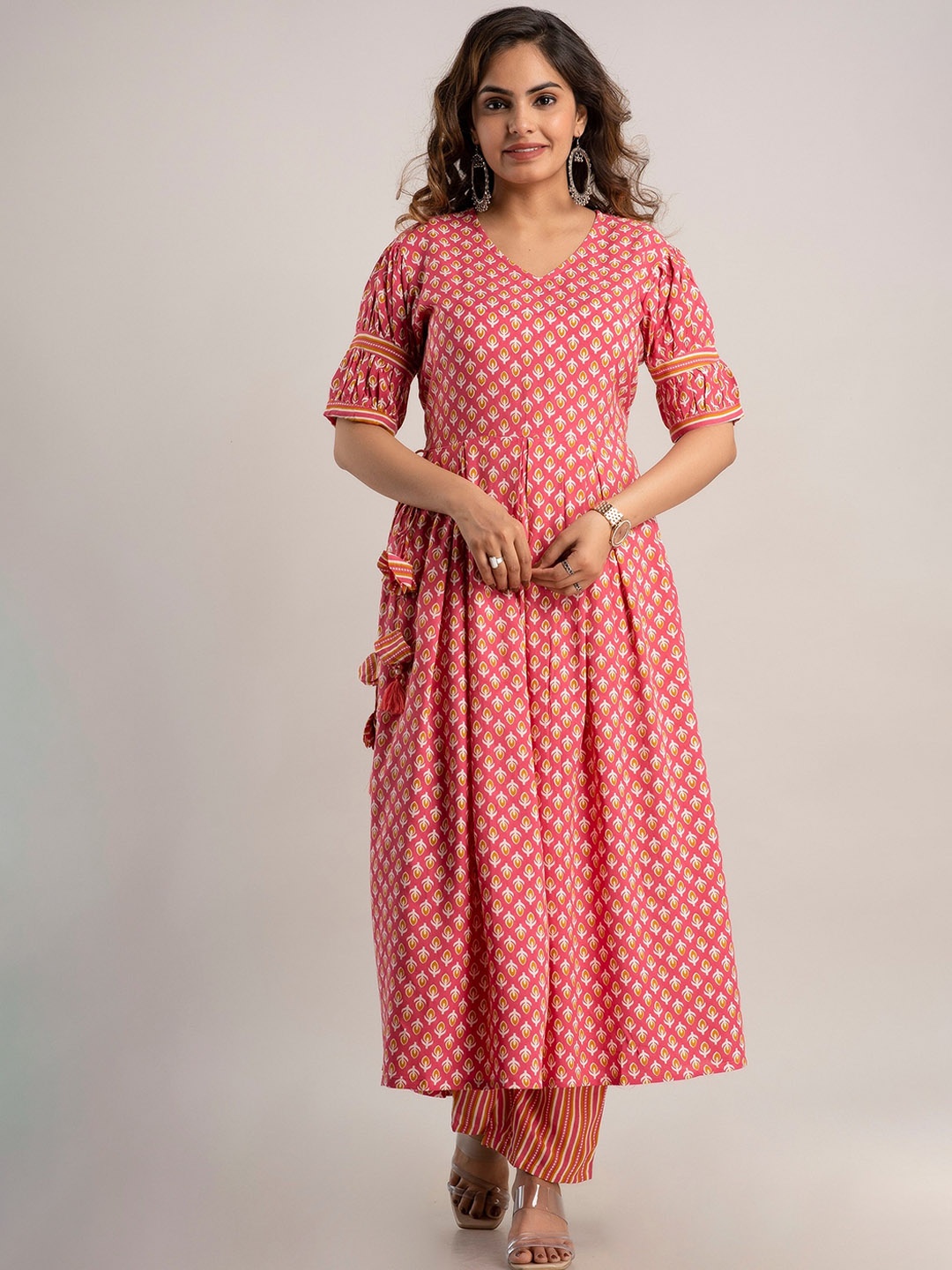 

KALINI Women Pink Floral Printed Kurta with Trousers
