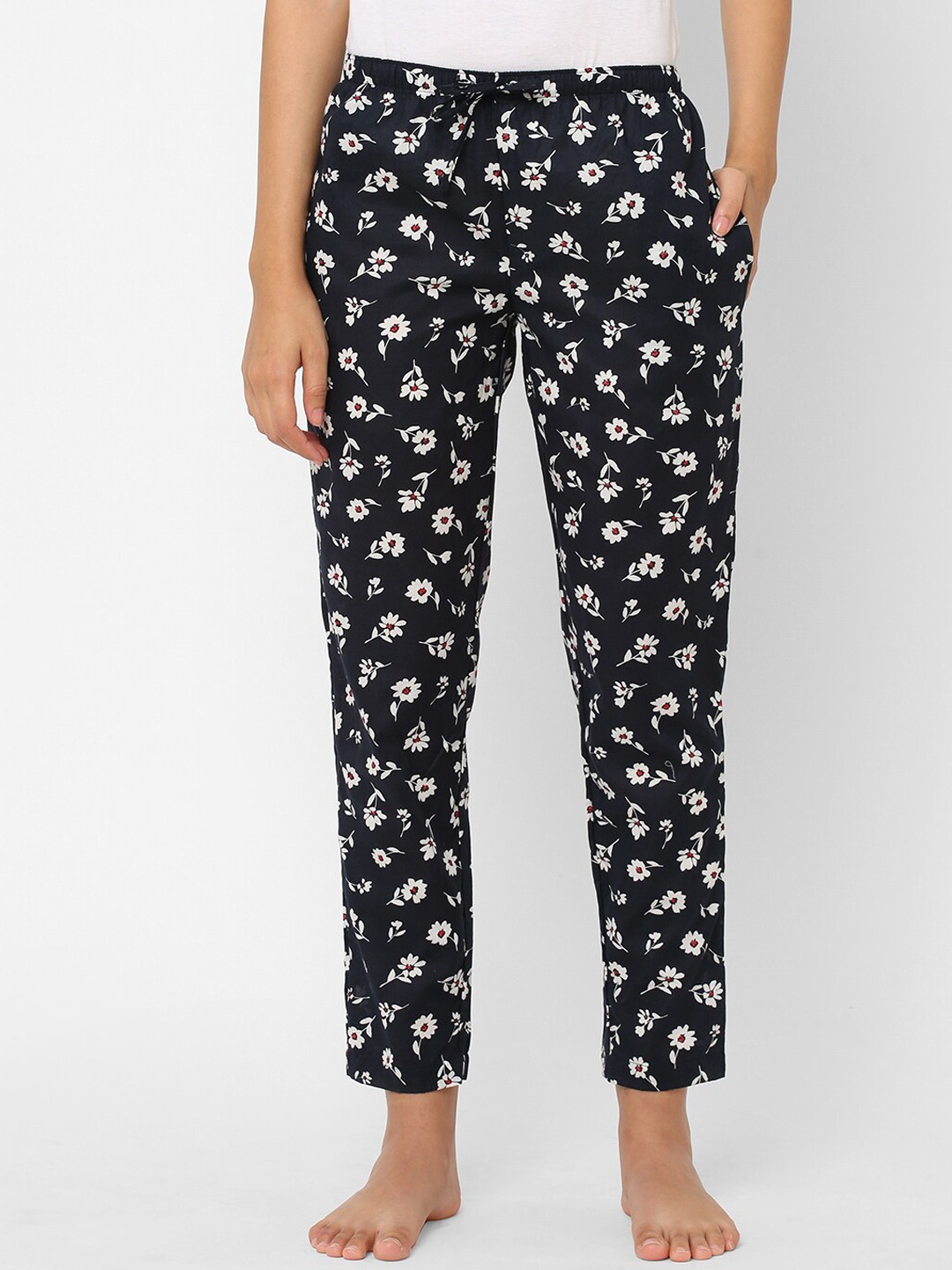

URBAN SCOTTISH Women Black Floral Printed Cotton Lounge Pants