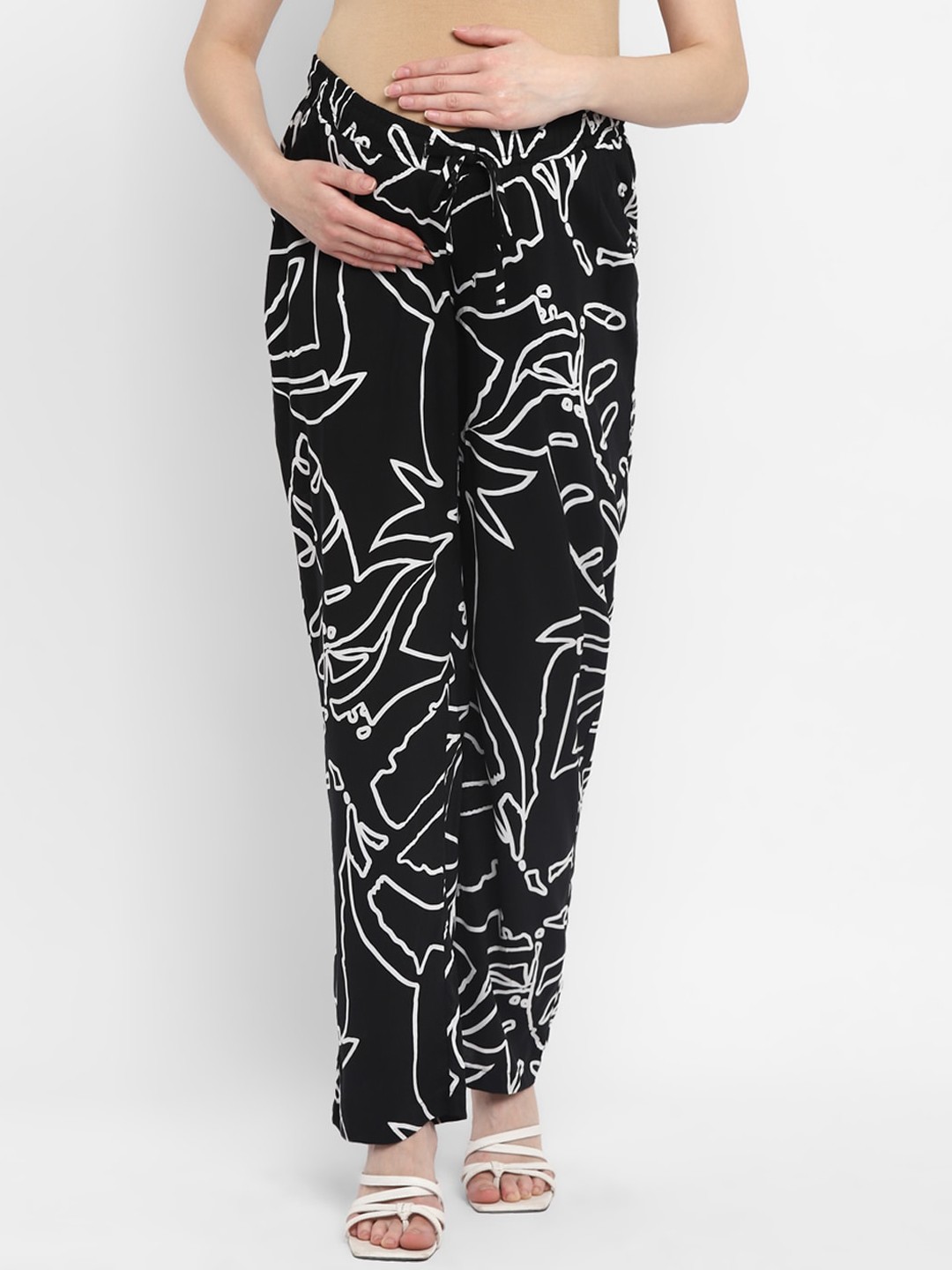 

Momsoon Maternity Women Black & White Printed Relaxed Maternity Trousers