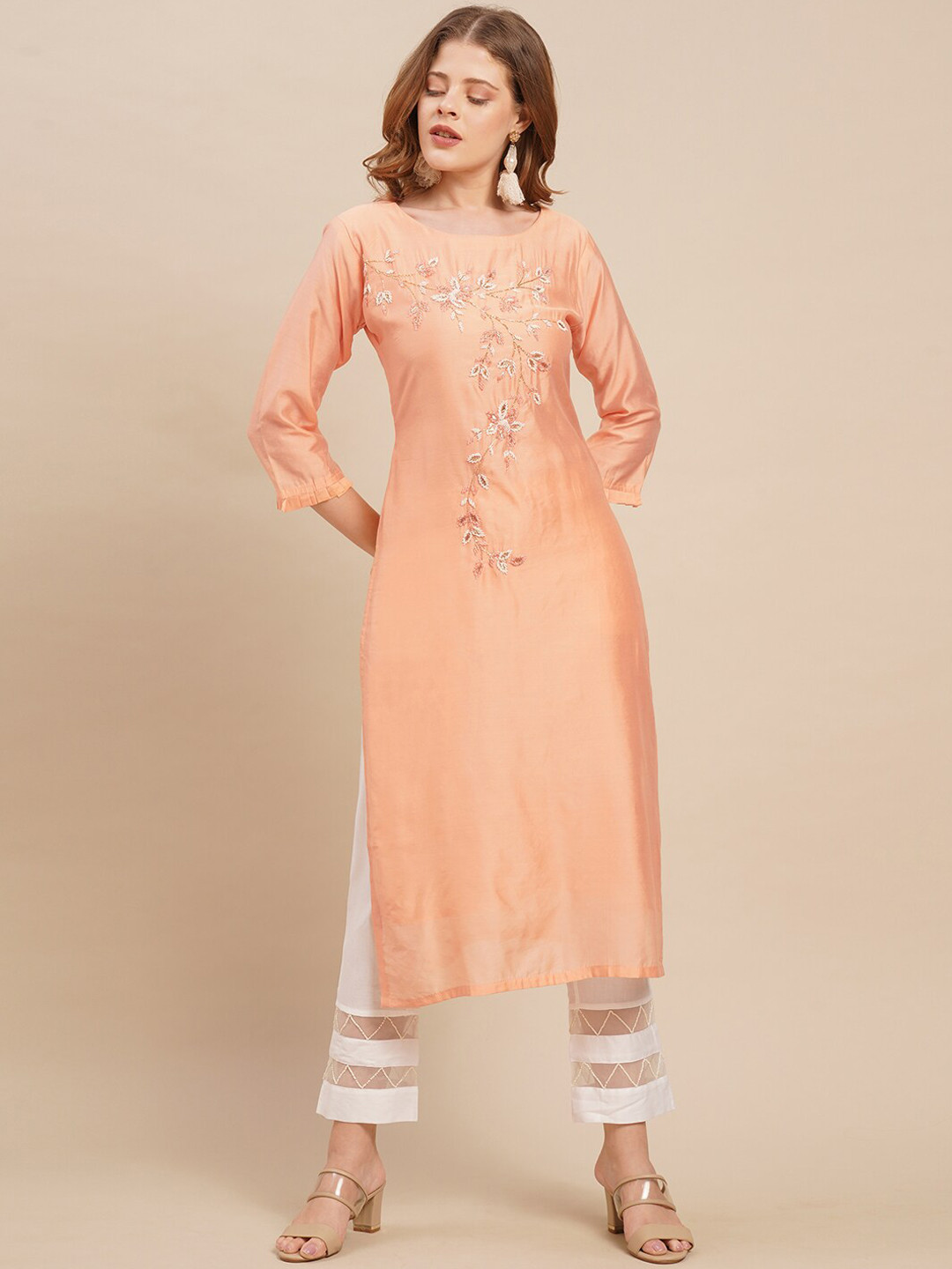 

FASHOR Women Peach-Coloured Floral Embroidered Thread Work Chanderi Silk Kurta