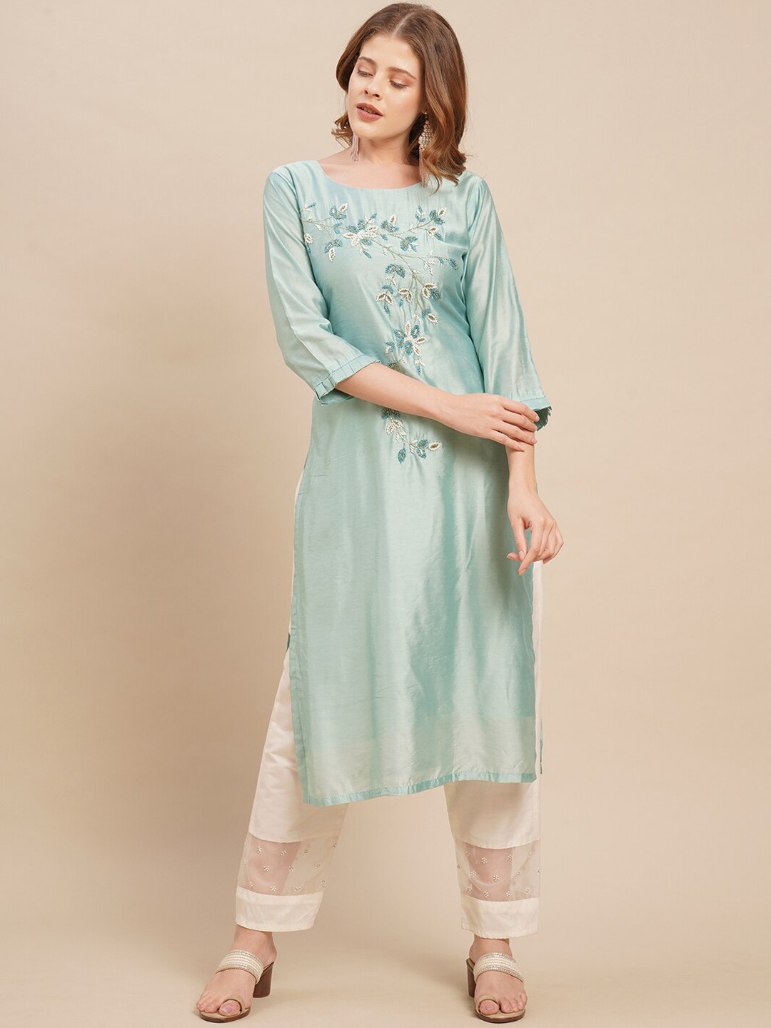 

FASHOR Women Turquoise Blue & White Embroidered Chanderi Silk Kurta