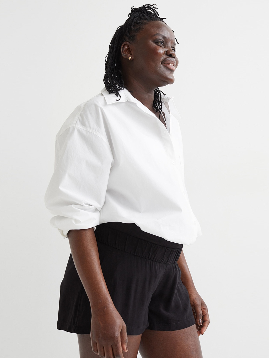 

H&M Women Black Solid Mama Pull-On Shorts