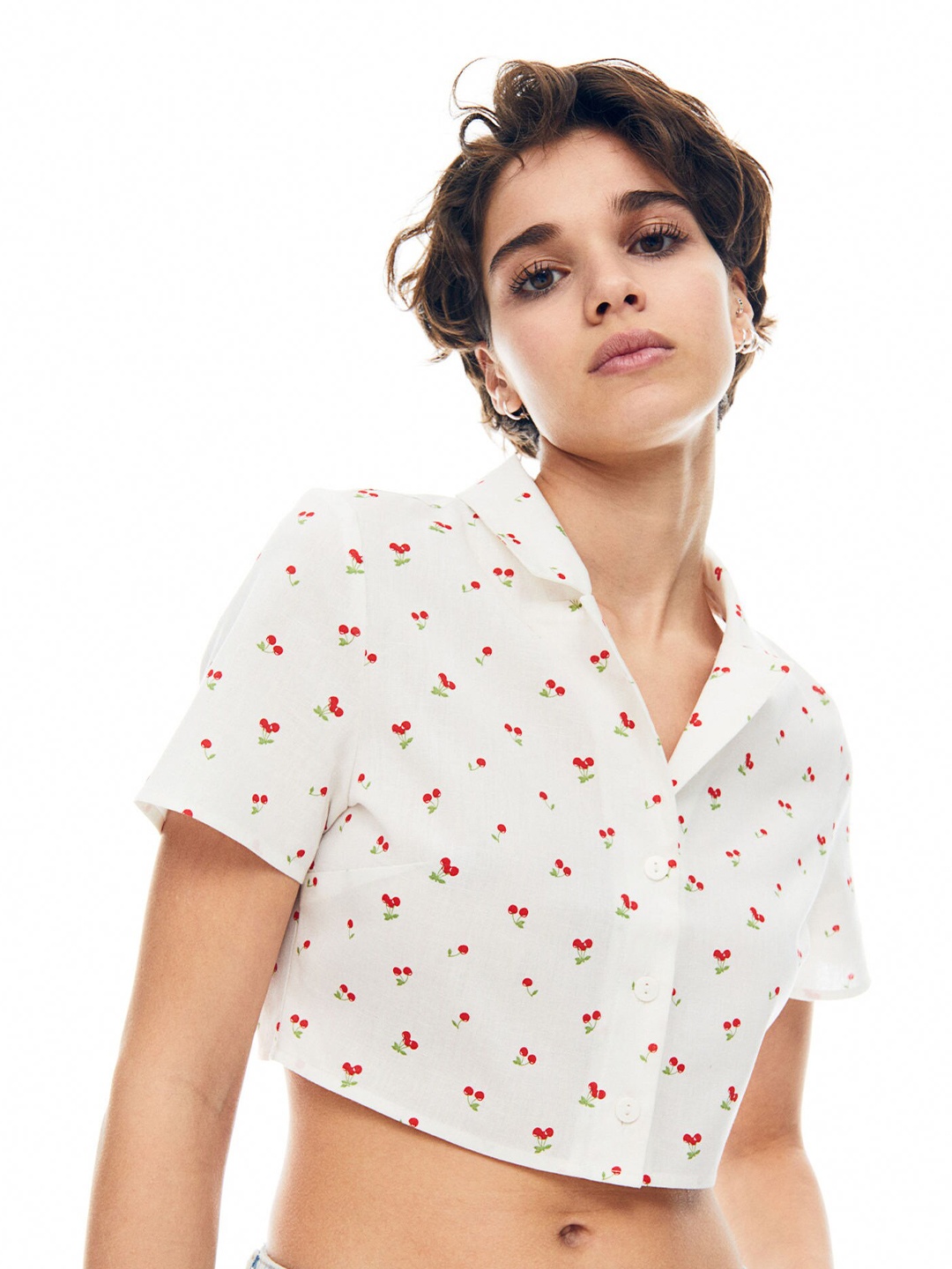 

H&M Women Off White & Red Printed Cropped Shirt