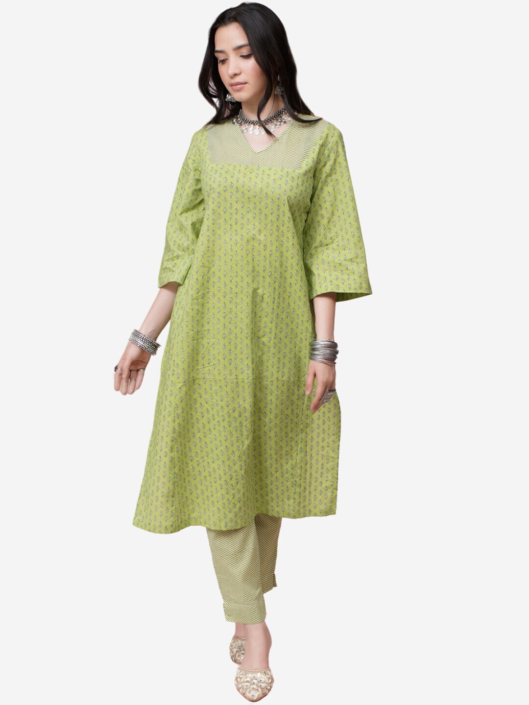 

Alaya By Stage3 Women Green Floral Printed Flared Sleeves Kurta