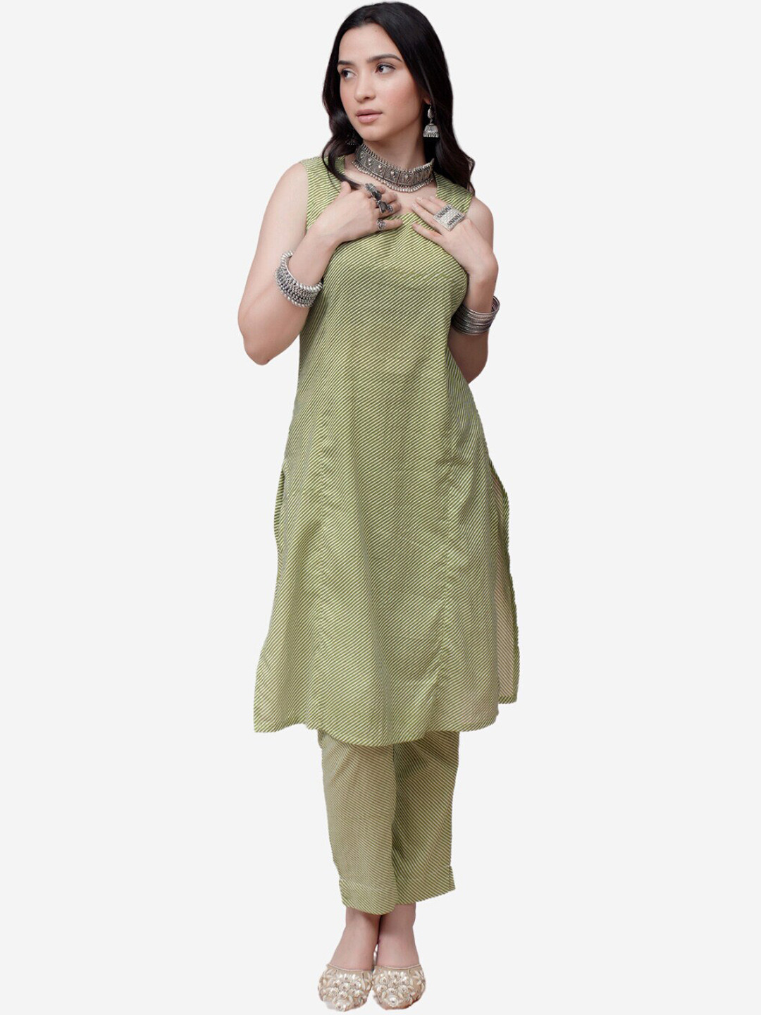 

Alaya By Stage3 Women Green Geometric Printed Flared Sleeves Mirror Work Anarkali Kurta