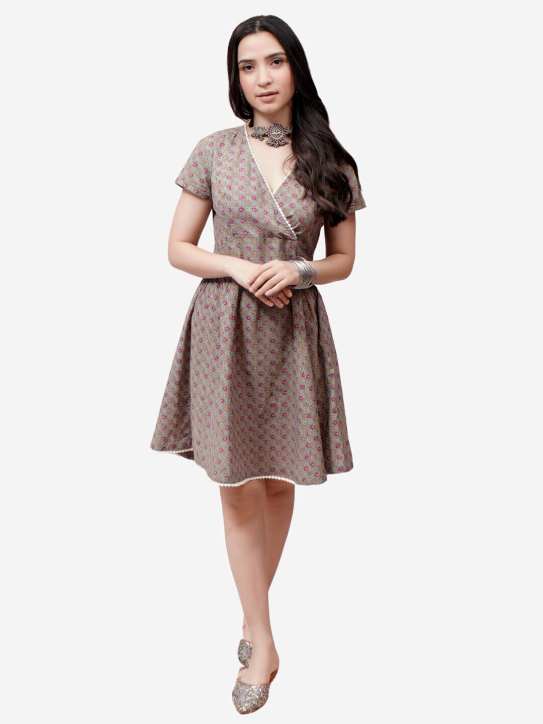 

Alaya By Stage3 Green Floral Choker Neck Dress