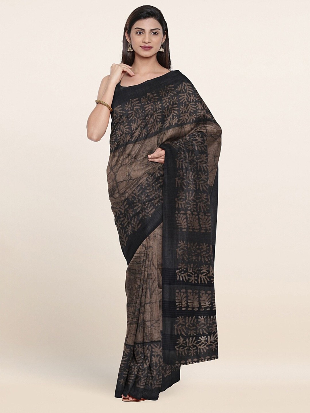 

Pothys Grey Batik Print Jute Cotton Saree
