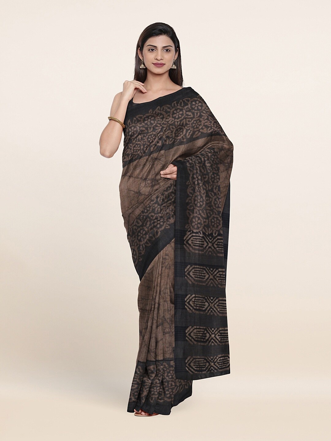 

Pothys Grey Floral Jute Cotton Saree