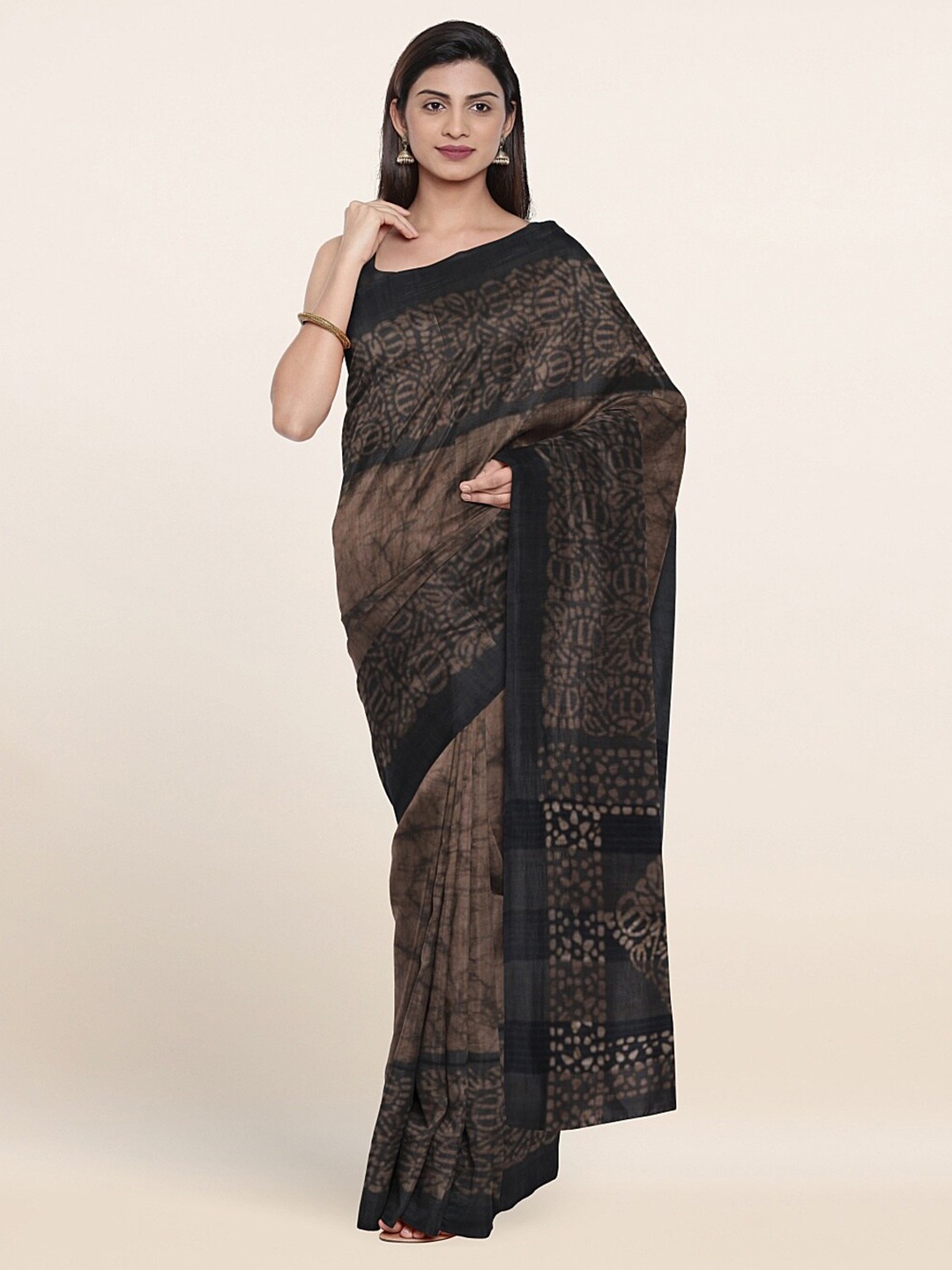 

Pothys Grey & Brown Batik Printed Jute Cotton Saree