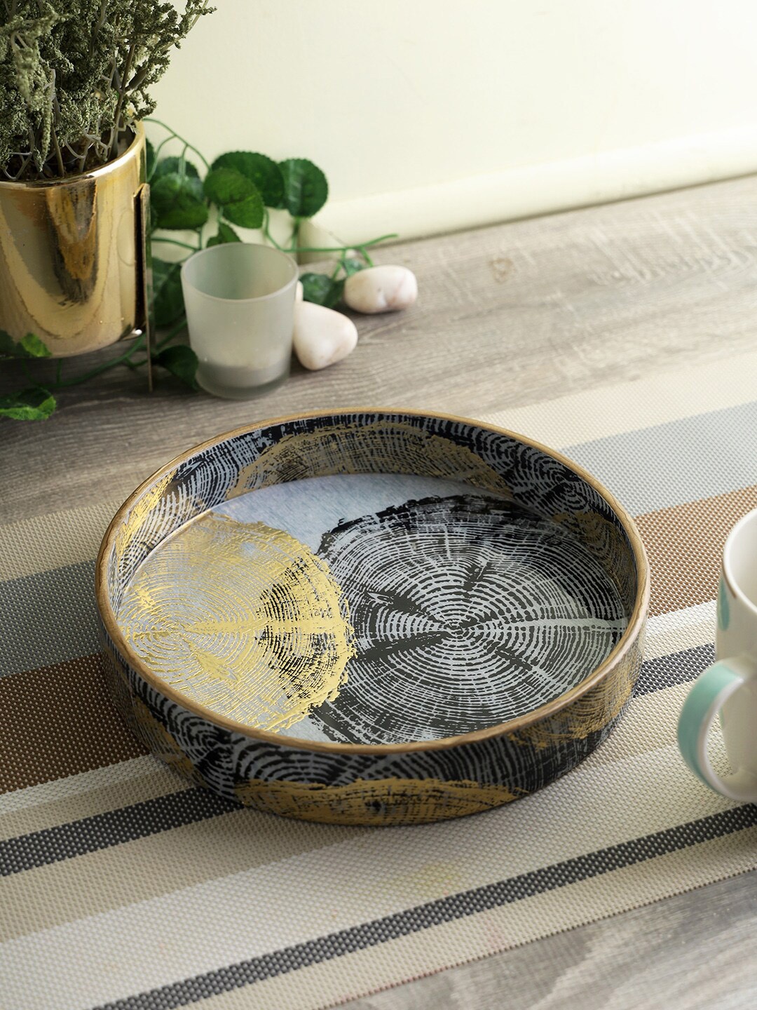 

eyda Grey & Gold-Toned Digital Printed MDF Serving Tray