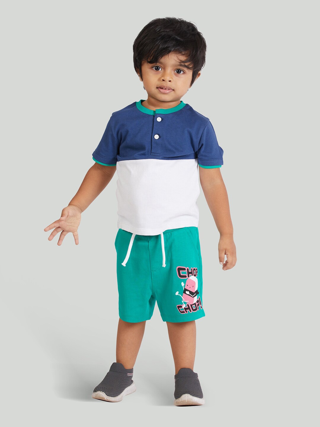 

Zalio Boys Green & Blue Colourblocked Pure Cotton T-shirt with Shorts