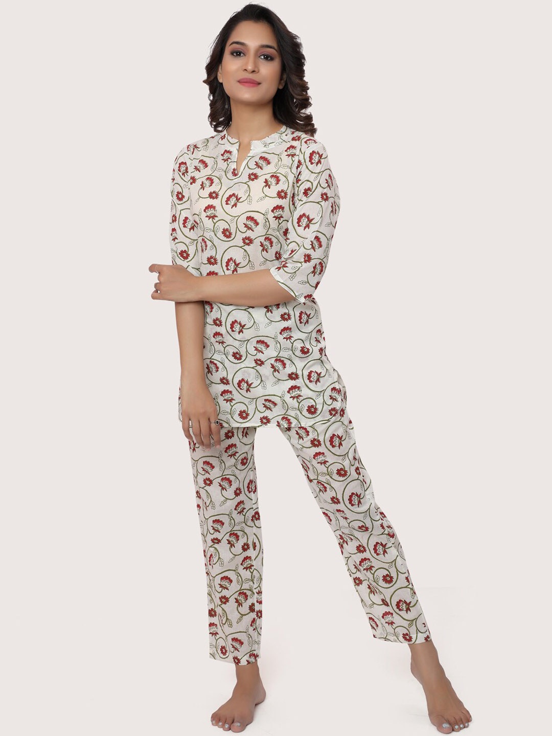 

ZRI Women Cream-Coloured & Red Printed Night suit