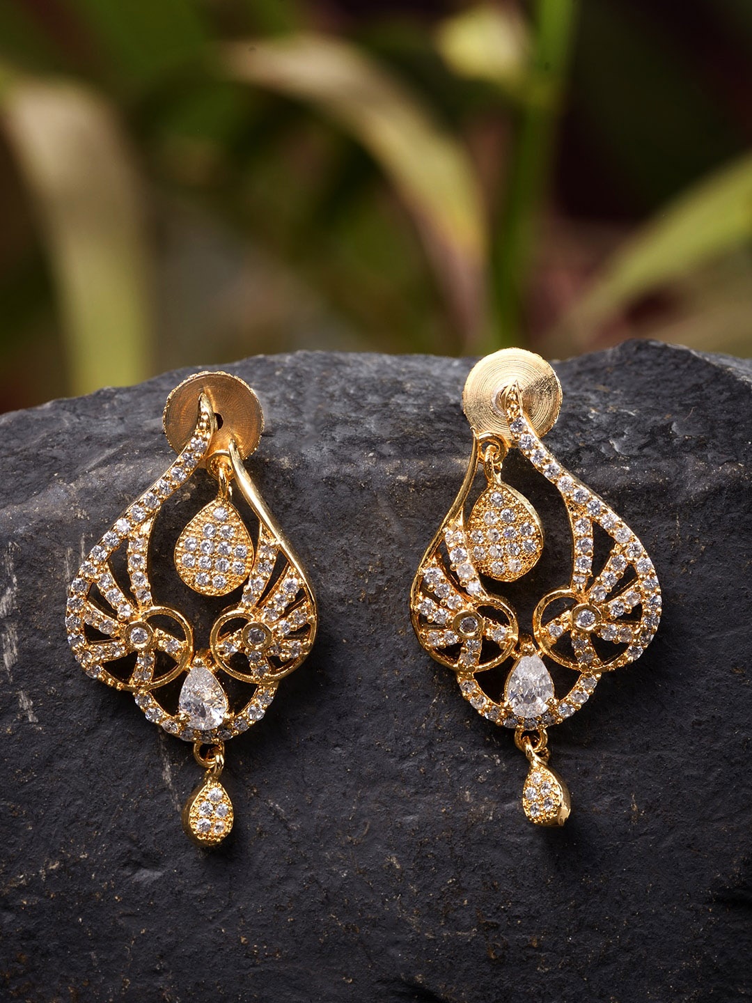 

Saraf RS Jewellery Gold-Toned & White Contemporary Studs Earrings