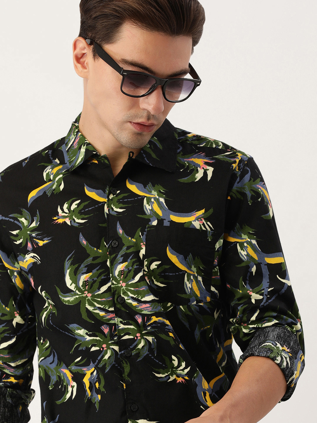 

Bene Kleed Men Black Standard Slim Fit Floral Printed Cotton Casual Shirt