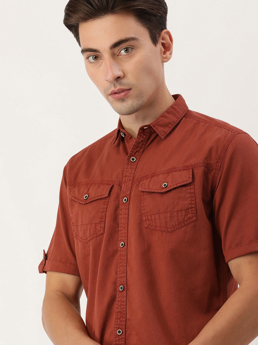 

IVOC Men Rust Red Pure Cotton Solid Standard Slim Fit Casual Shirt